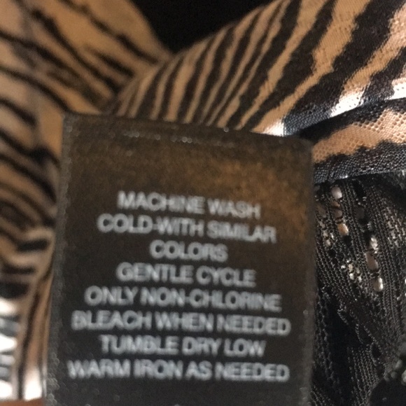 CHICO’S TRAVELERS Animal Print & Lace Versatile Extra Long Line Tunic Top - Picture 16 of 16